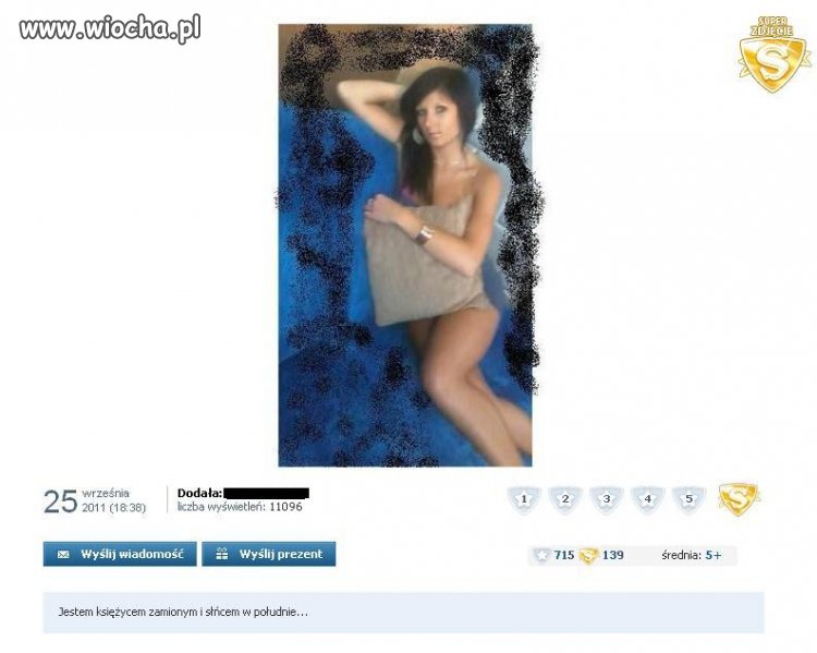 Poduszeczka, tło z painta, oceny i ten opis.