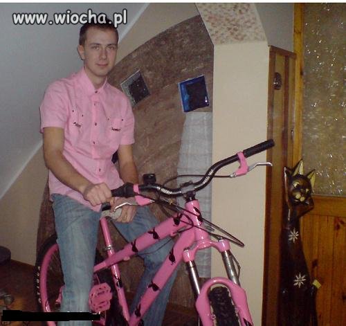 Sweet boy na swoim pink rumaku 
