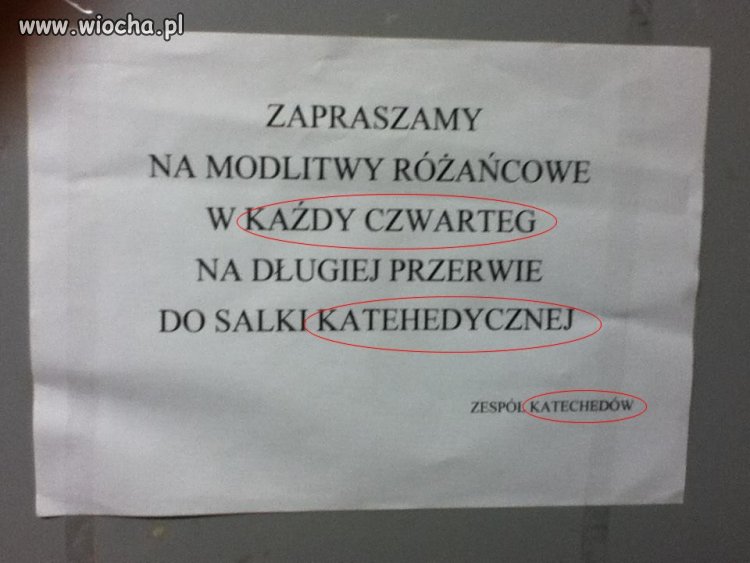 Na drzwiach od salki katechetycznej 