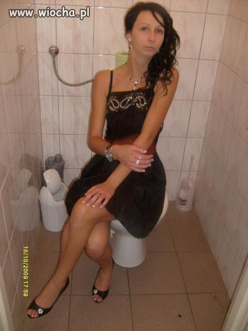 Dama na tronie.