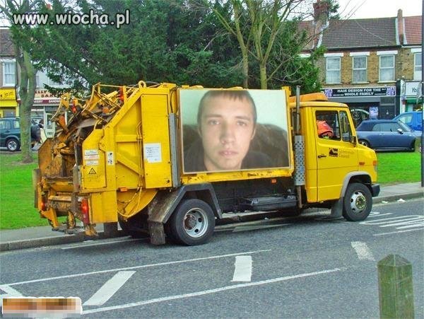 Nie ma to jak zdjęcie na śmieciarce.