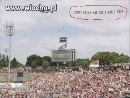 Scott ma małego wacusia!