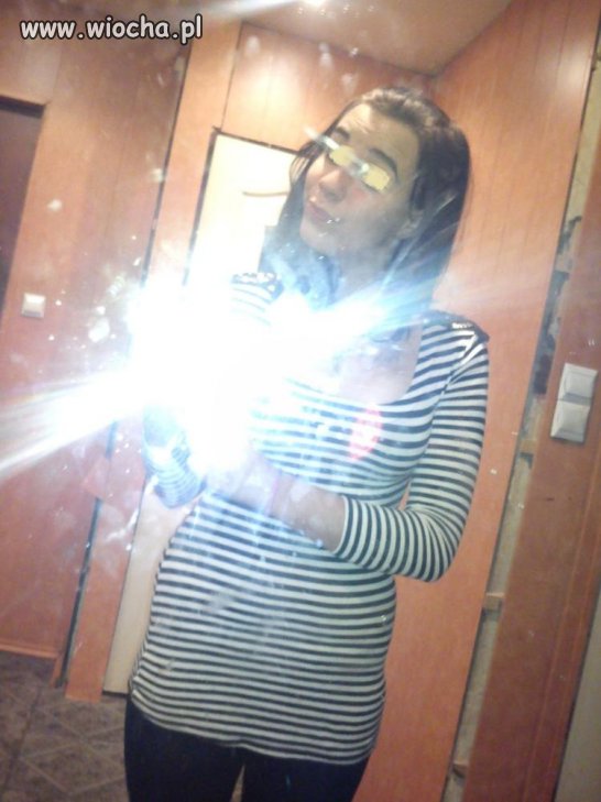 Sweet minka+brudne lustro+flash=wiocha