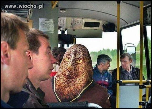 W autobusie...
