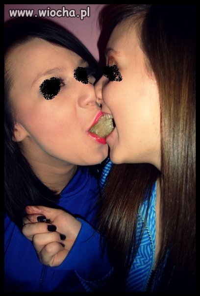 2 girls 1 cup