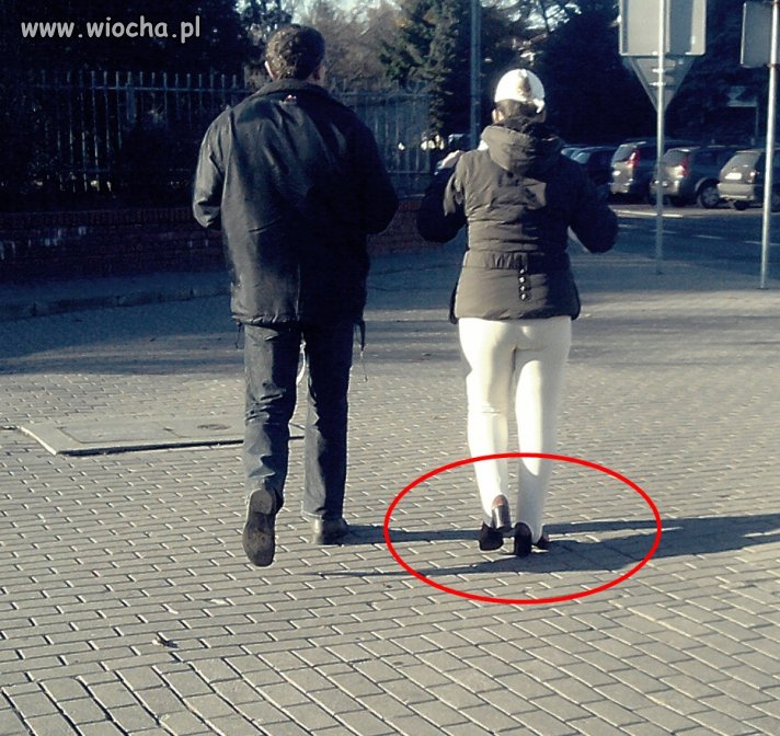 Sposób na to żeby buty nie spadały. 