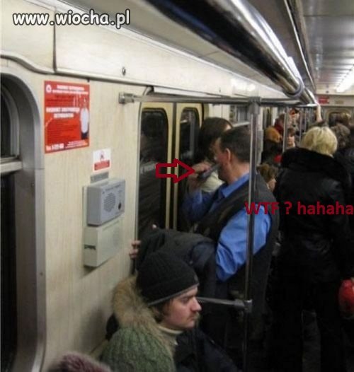 Nie ma to jak golenie się w metrze
