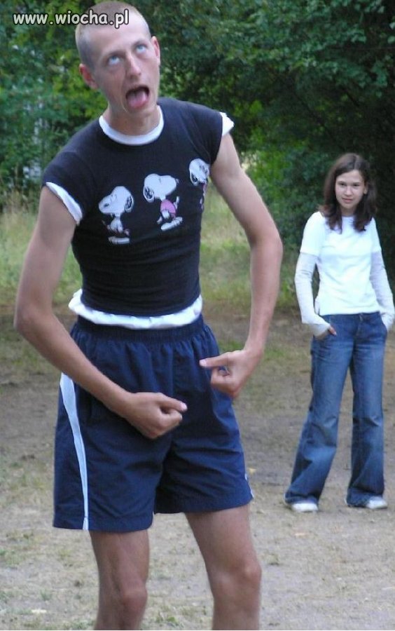 Ale gangster w koszulce Snoopy 