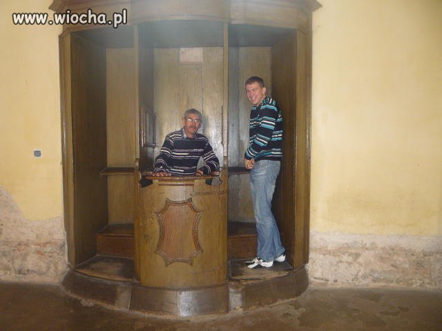 Lans w kościele, pod nieobecność księdza 
