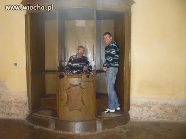 Lans w kościele, pod nieobecność księdza 