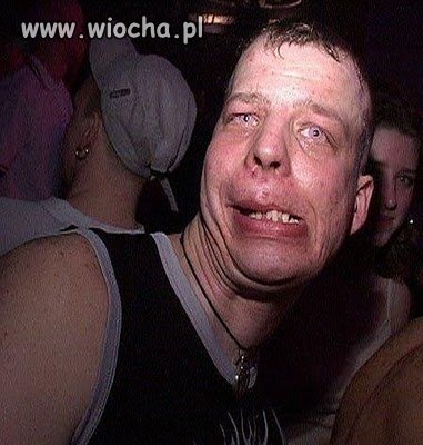Troche go wykrzywiło