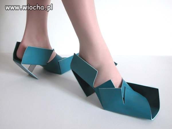   te "BUTY" 