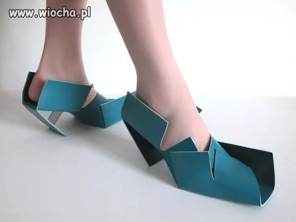   te "BUTY" 