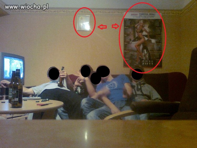 Święty obrazek i goła baba hahahaha 