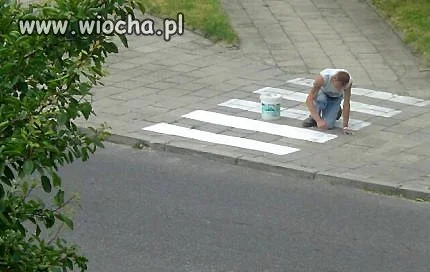 Przejście dla pieszych na chodniku?