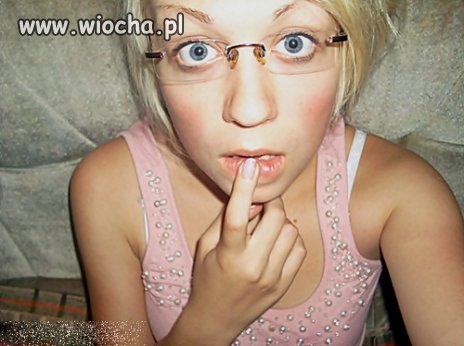 I podpis pod zdjęciem: Zamyślona ... 