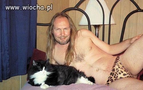 Goracy Tarzan Boy po 40 - dziestce...w sexi majciochach