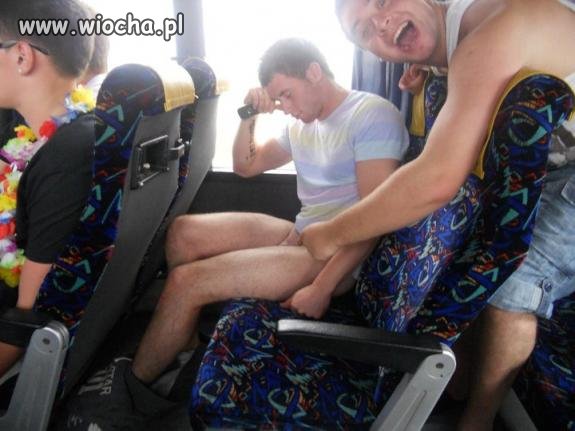 Podróż autobusem z atrakcjami.