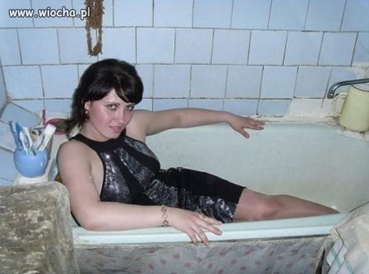 Sexy fotka w zachlewionej łazience
