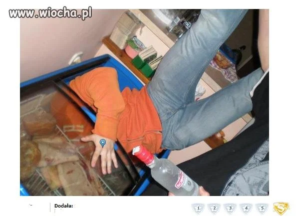 Gdzieś musiała być jeszcze jedna buteleczka...