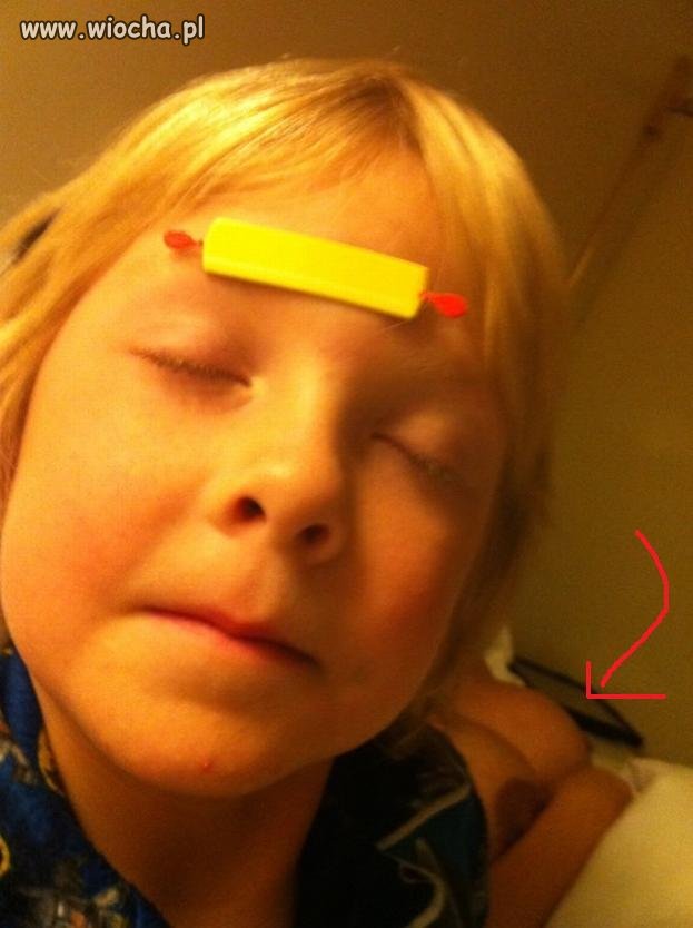 Oto strasznie piersi Tori Spelling