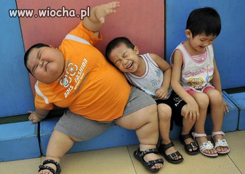 Współczuje im jak on się na nich położy
