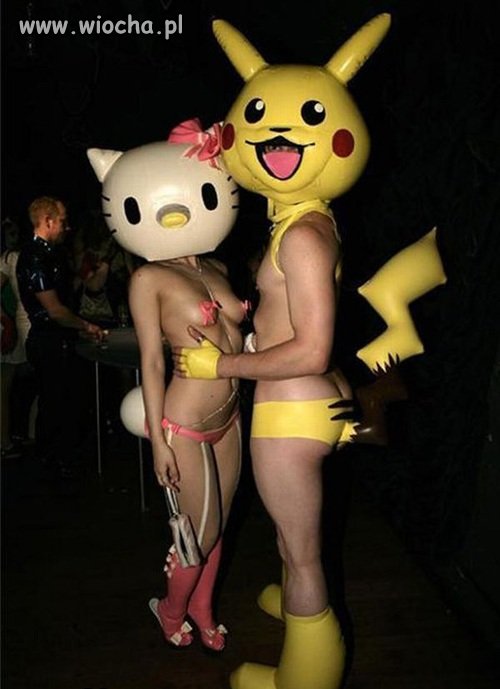 Pikaczu i kitty razem na imprezie