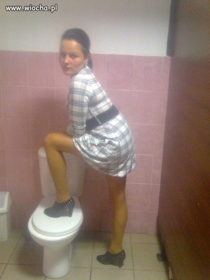 Nie ma to jak focia w wc 