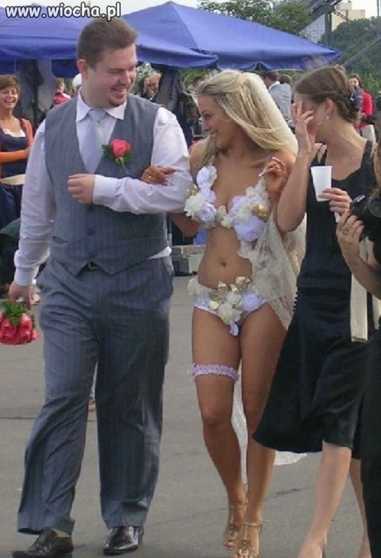 Kto by nie chciał panny młodej tak odzianej?