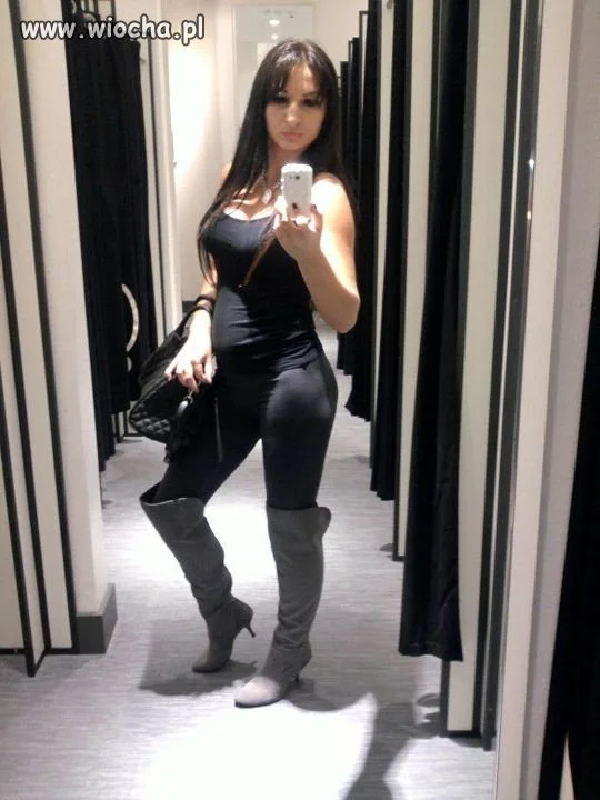 W przymierzalni...