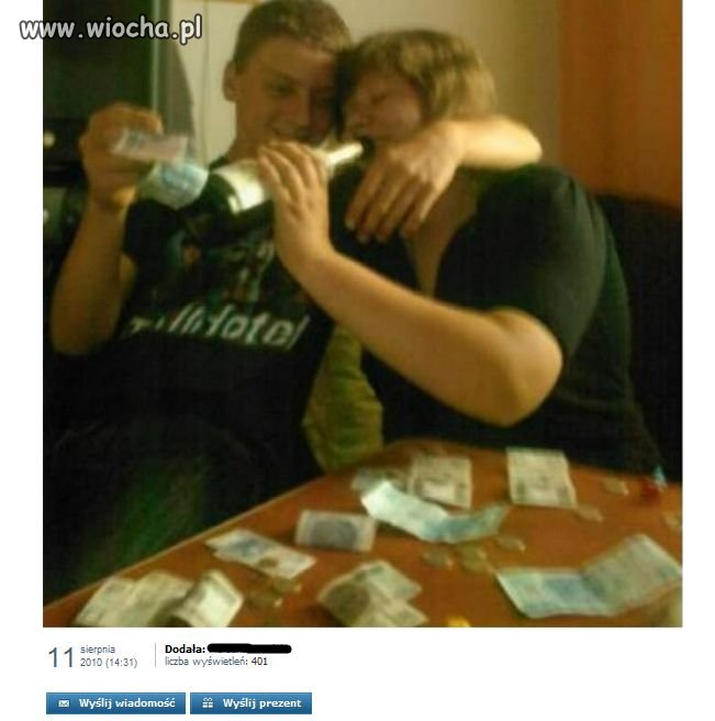 Dziewczyna lubi spać na kasie...
