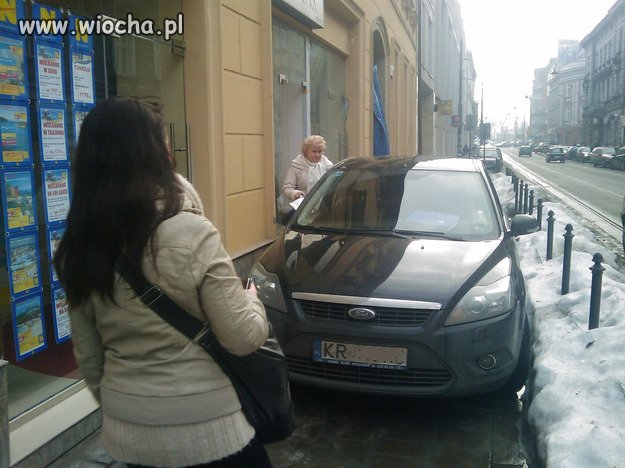 To dopiero mistrz parkowania