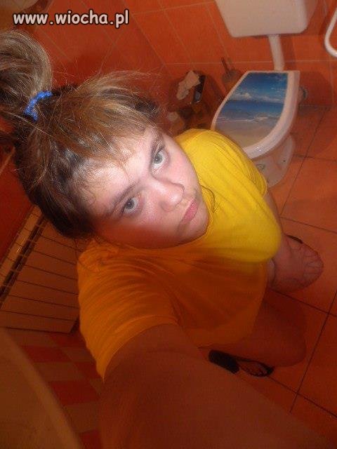 Takie tam na kucaka w kiblu