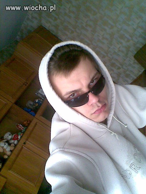 Prawdziwy gangsta, okularki, dzióbek i