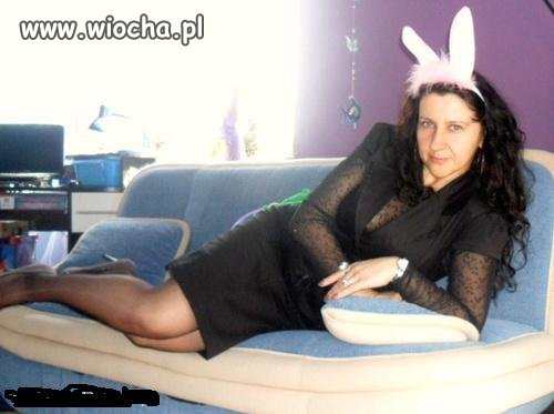 Oto nowy króliczek Playboy a baba ma 40 lat 