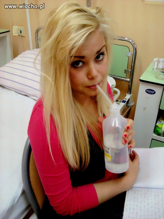 Blondynka w szpitalu