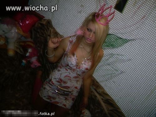 Blond pusta księżniczka