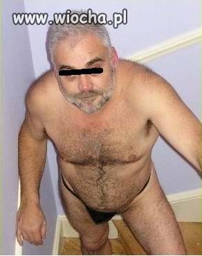 Koleś grubo po 50 i foto w stringach na nk