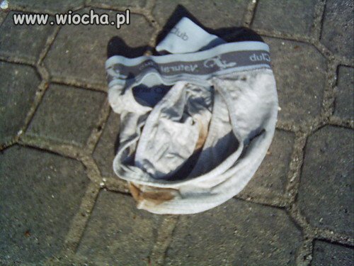 Nieźle ktoś się osrał. 