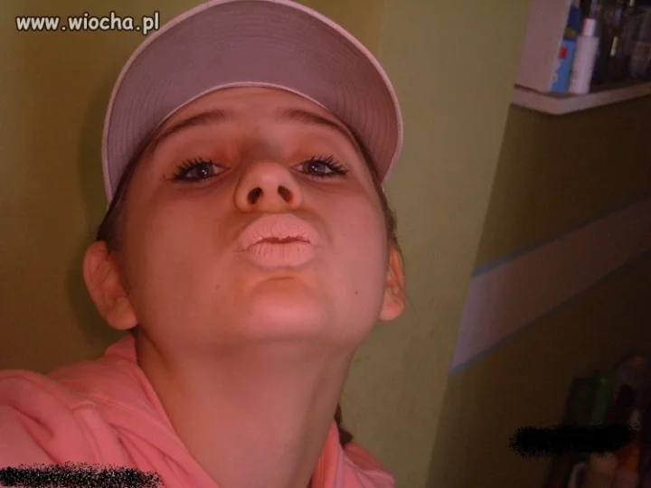 Dzióbek + fluid na ustach = współczesna nastolatka