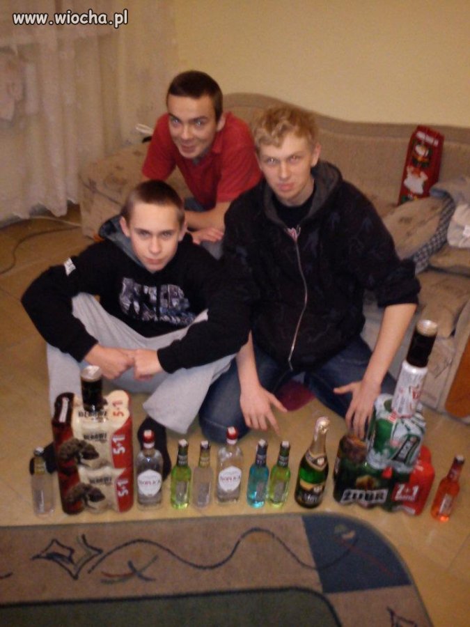 Dzieci dorwały się do alkoholu.
