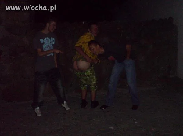 Paluszkiem w dziurkę... 