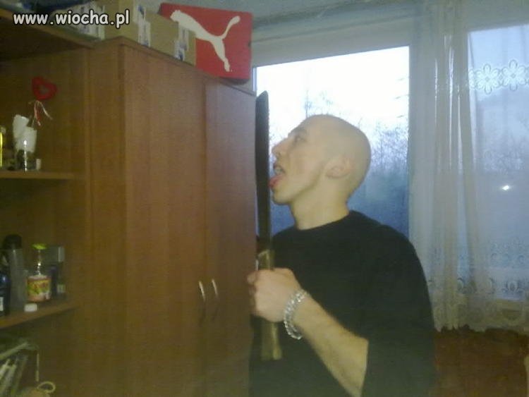 Niebezpieczny typ hahaha 