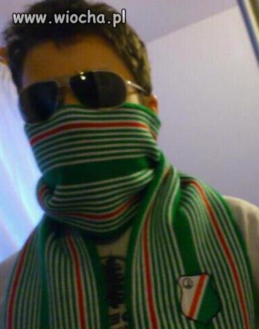 Strzelę sobie słit focię z szalikiem Legii.