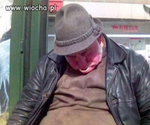 Tak się nawalił że aż mu szczęka opadła