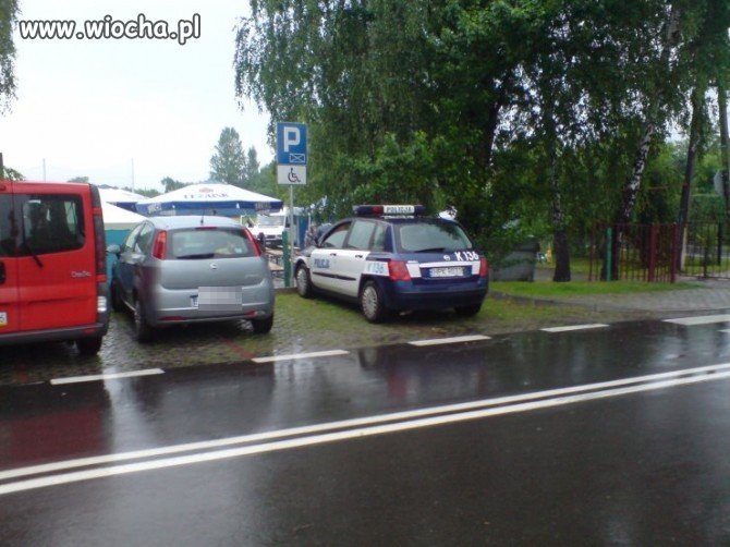 A podobno w policji potrzebna pełna sprawność? 