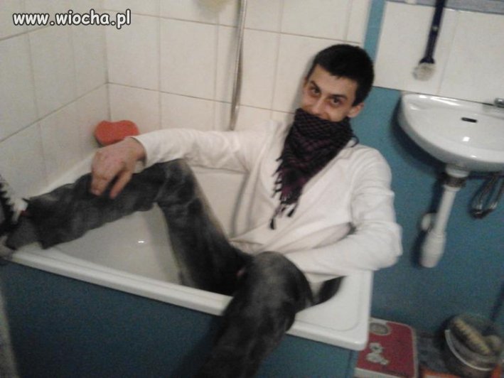 Gangsta w łazience