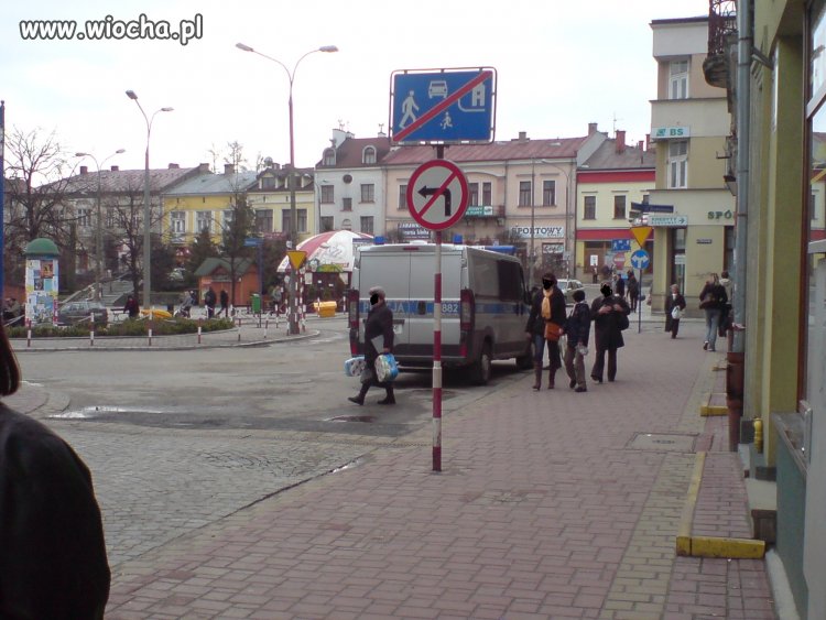 PRZYKŁAD IDZIE Z GÓRY