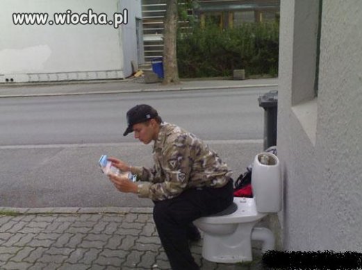 Uliczny kibel...