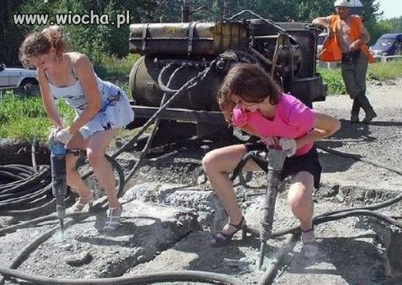 Dziunie w pracy z młotami pneumatycznymi